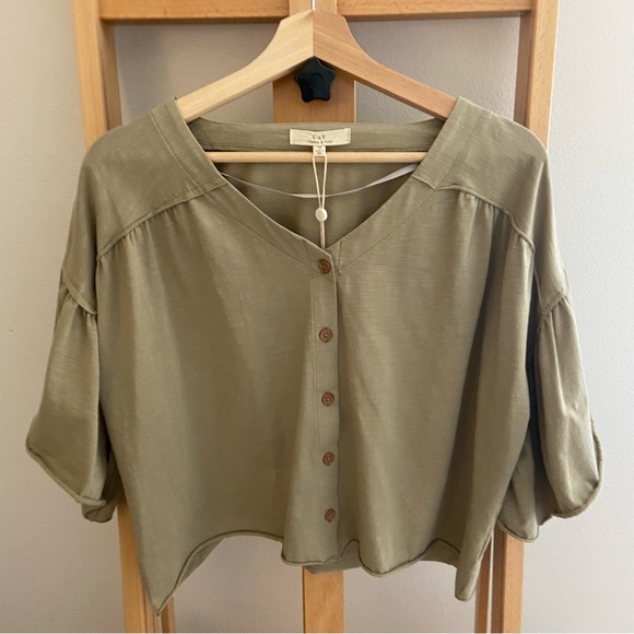Chelsea & Violet Green Oversized Boho Bell Sleeved Top - Picture 1 of 13